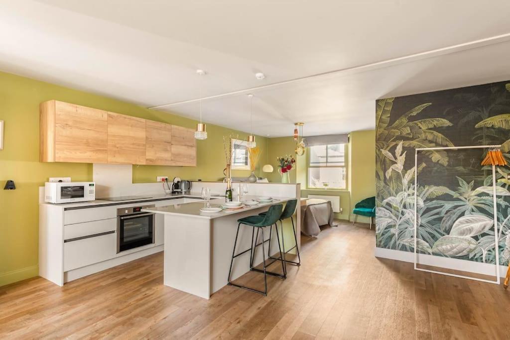 Shamrock, Bowness On Windermere, Superb One Bedroom Apartment With Private Parking Exterior foto