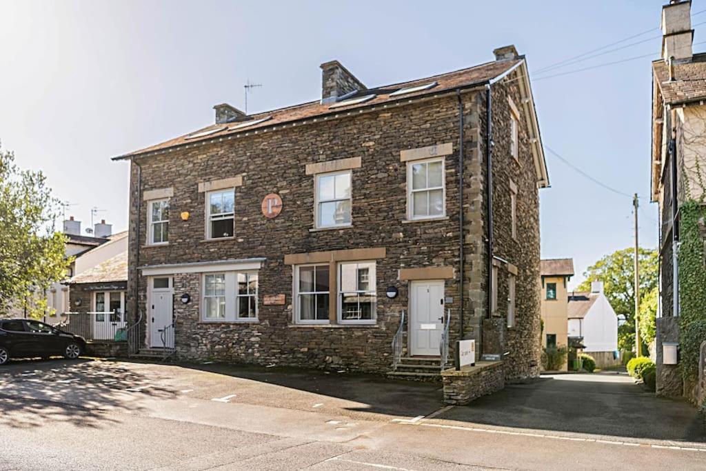 Shamrock, Bowness On Windermere, Superb One Bedroom Apartment With Private Parking Exterior foto