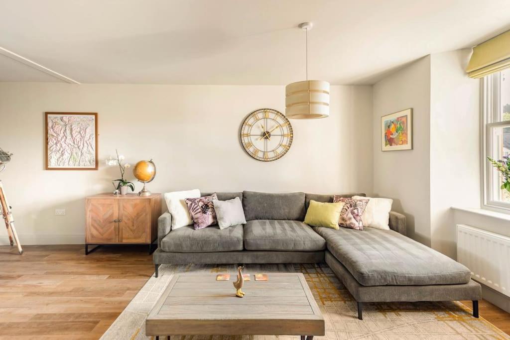 Shamrock, Bowness On Windermere, Superb One Bedroom Apartment With Private Parking Exterior foto